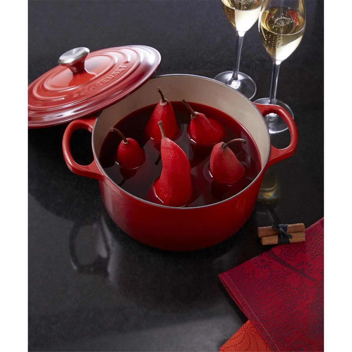 Le Creuset Gietijzeren Braadpan - 26cm 5,3 L - Kersenrood 6 Le Creuset Gietijzeren Braadpan - 26cm 5,3 L - Kersenrood - Afbeelding 4