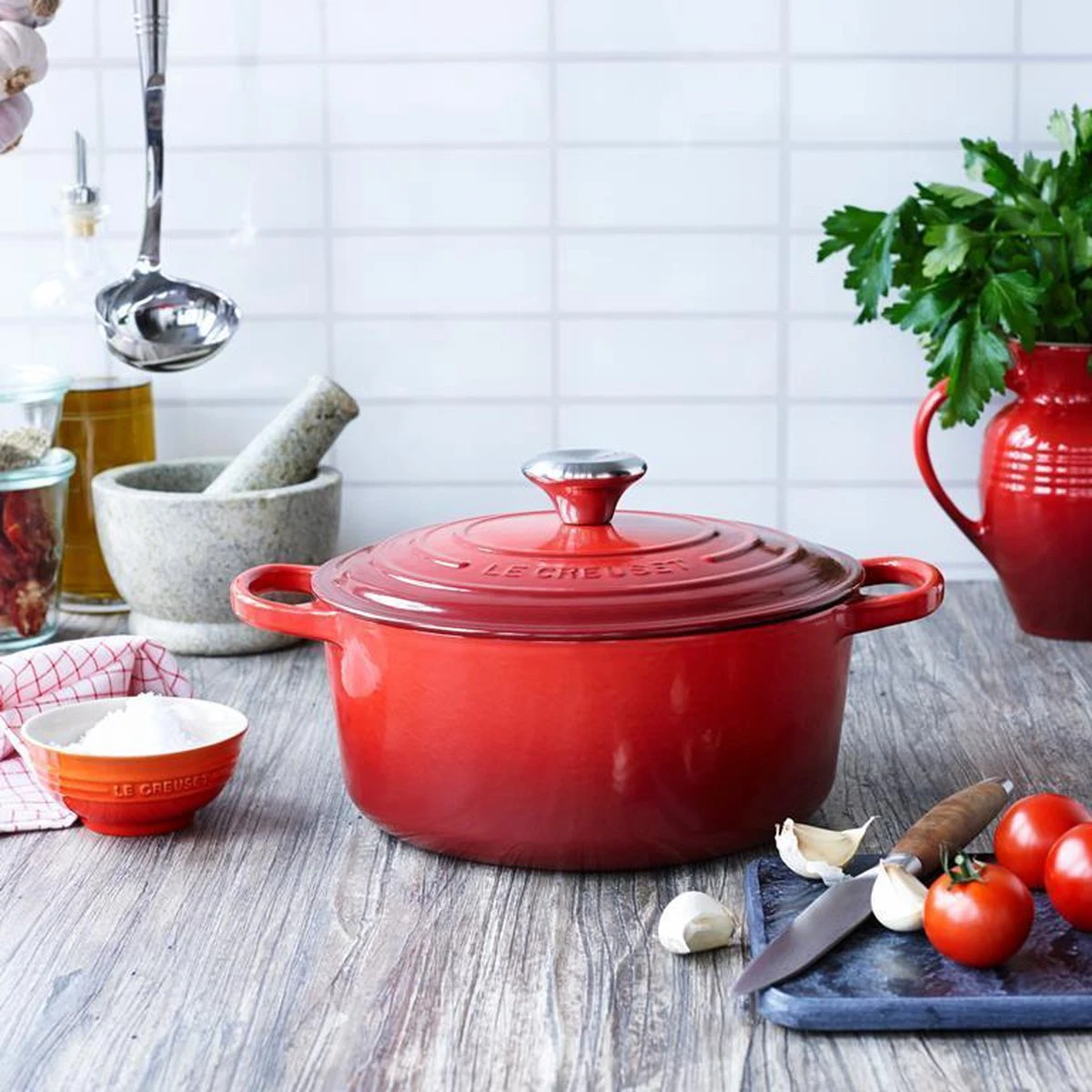 Le Creuset Gietijzeren Braadpan - 26cm 5,3 L - Kersenrood 7 Le Creuset Gietijzeren Braadpan - 26cm 5,3 L - Kersenrood - Afbeelding 5