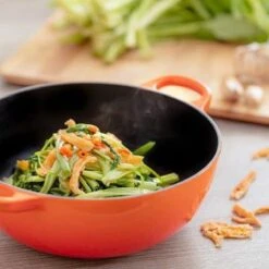 Le Creuset Wokpan / Balti Dish - Mat Zwart - ø 24 Cm / 2.7 Liter - Geëmailleerde Anti-aanbaklaag 14 Le Creuset Wokpan / Balti Dish - Mat Zwart - ø 24 Cm / 2.7 Liter - Geëmailleerde Anti-aanbaklaag -Le Creuset 1200x1200 26