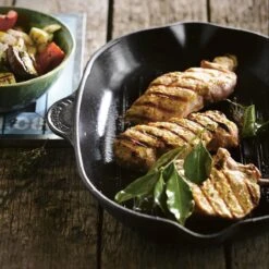 Le Creuset Gietijzeren Vierkante Grillpan - 26cm - Mat Zwart 10 Le Creuset Gietijzeren Vierkante Grillpan - 26cm - Mat Zwart -Le Creuset 1200x1200 28