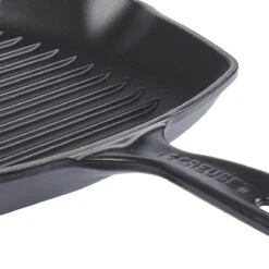 Le Creuset Gietijzeren Vierkante Grillpan - 26cm - Mat Zwart 13 Le Creuset Gietijzeren Vierkante Grillpan - 26cm - Mat Zwart -Le Creuset 1200x1200 31