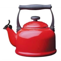 Le Creuset Tradition Fluitketel - 2.1 L - Kersenrood 8 Le Creuset Tradition Fluitketel - 2.1 L - Kersenrood -Le Creuset 1200x1200 52