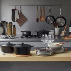 Le Creuset Signature Braadpan - 4,2 L - 24 Cm - Zwart 20 Le Creuset Signature Braadpan - 4,2 L - 24 Cm - Zwart -Le Creuset 1200x1200 6