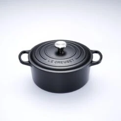 Le Creuset Signature Braadpan - 4,2 L - 24 Cm - Zwart 21 Le Creuset Signature Braadpan - 4,2 L - 24 Cm - Zwart -Le Creuset 1200x1200 7