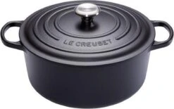 Le Creuset Signature Braadpan - 4,2 L - 24 Cm - Zwart 23 Le Creuset Signature Braadpan - 4,2 L - 24 Cm - Zwart -Le Creuset 1200x754