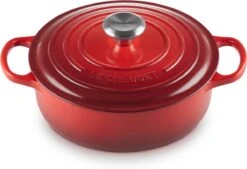 Le Creuset - Gietijzeren - Lage Braadpan - 24cm - Kersenrood 26 Le Creuset - Gietijzeren - Lage Braadpan - 24cm - Kersenrood -Le Creuset 1200x821