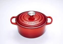 Le Creuset Signature Braadpan - 4,2 L - 24 Cm - Kersenrood 23 Le Creuset Signature Braadpan - 4,2 L - 24 Cm - Kersenrood -Le Creuset 1200x839
