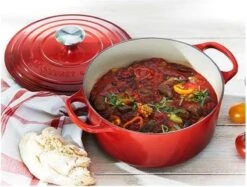 Le Creuset Signature Braadpan - 4,2 L - 24 Cm - Kersenrood 27 Le Creuset Signature Braadpan - 4,2 L - 24 Cm - Kersenrood -Le Creuset 1200x909