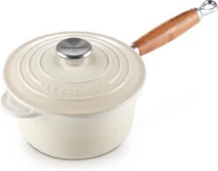 Le Creuset Steelpan - Met Deksel - Tradition - Meringue - ø 18 Cm / 1.8 Liter 12 Le Creuset Steelpan - Met Deksel - Tradition - Meringue - ø 18 Cm / 1.8 Liter -Le Creuset 1200x941