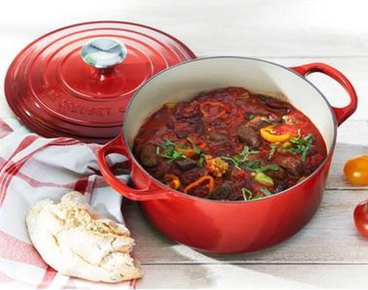 Le Creuset Braadpan Signature Kersenrood - ø 28 Cm / 6.7 Liter 9 Le Creuset Braadpan Signature Kersenrood - ø 28 Cm / 6.7 Liter - Afbeelding 7