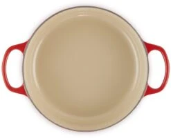 Le Creuset - Gietijzeren - Lage Braadpan - 24cm - Kersenrood 28 Le Creuset - Gietijzeren - Lage Braadpan - 24cm - Kersenrood -Le Creuset 1200x971