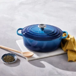 Le Creuset Braadpan Signature - Ovaal - Azure - ø 31 Cm / 6.3 Liter 11 Le Creuset Braadpan Signature - Ovaal - Azure - ø 31 Cm / 6.3 Liter -Le Creuset 21178292202430 alt5 1