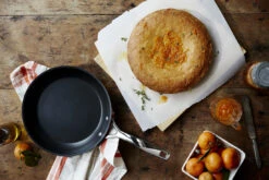 Le Creuset Koekenpannenset Les Forgées TNS - ø 24 En 28 Cm - Standaard Anti-aanbaklaag 15 Le Creuset Koekenpannenset Les Forgées TNS - ø 24 En 28 Cm - Standaard Anti-aanbaklaag -Le Creuset 3453scr 929e23424a25489 1