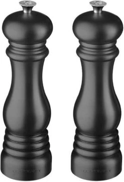 Le Creuset Peper- En Zoutset Mat Zwart 21 Cm 9 Le Creuset Peper- En Zoutset Mat Zwart 21 Cm -Le Creuset 819x1200
