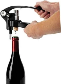 Le Creuset Kurkentrekker Met Capsulesnijder LM-250 -Le Creuset 875x1200