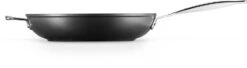 Le Creuset Sauteerpan Les Forgées TNS - ø 30 Cm / 3.7 Liter - Standaard Anti-aanbaklaag 13 Le Creuset Sauteerpan Les Forgées TNS - ø 30 Cm / 3.7 Liter - Standaard Anti-aanbaklaag -Le Creuset LC 20190624 ZS PS FS 51101300010202 003