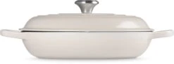 Le Creuset Braadpan Signature - Campagnard - Meringue - ø 30 Cm / 3.5 Liter 11 Le Creuset Braadpan Signature - Campagnard - Meringue - ø 30 Cm / 3.5 Liter -Le Creuset Le Creuset LC 20220726 HL PS FS 21180307164430 003