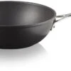 Le Creuset Wokpan Met Steel - Les Forgées TNS - ø 26 Cm / 3.4 Liter - Standaard Anti-aanbaklaag -Le Creuset Le Creuset anti aanbak wokpan 26 cm met tegengreep.jpg