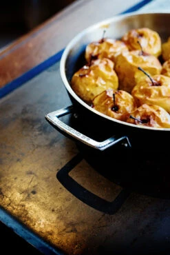 Le Creuset Hapjespan Met Deksel - Les Forgées TNS - ø 26 Cm / 2.7 Liter - Standaard Anti-aanbaklaag 12 Le Creuset Hapjespan Met Deksel - Les Forgées TNS - ø 26 Cm / 2.7 Liter - Standaard Anti-aanbaklaag -Le Creuset RS3631 FRJ 7438 lpr