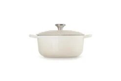 Le Creuset Braadpan Signature - Meringue - ø 20 Cm / 2.4 Liter 12 Le Creuset Braadpan Signature - Meringue - ø 20 Cm / 2.4 Liter -Le Creuset RS9471 LC 20191212 FR PS 00001 1