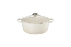 Le Creuset Braadpan Signature - Meringue - ø 20 Cm / 2.4 Liter 11 Le Creuset Braadpan Signature - Meringue - ø 20 Cm / 2.4 Liter -Le Creuset RS9472 LC 20191212 FR PS 00002 1