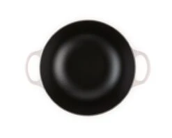 Le Creuset Braadpan Signature - Marmite - Shell Pink - ø 24 Cm / 3.1 Liter 10 Le Creuset Braadpan Signature - Marmite - Shell Pink - ø 24 Cm / 3.1 Liter -Le Creuset le creuset braadpan marmite shell pink 24cm 2