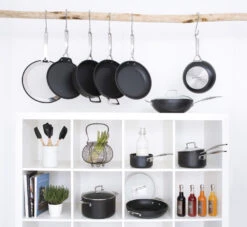 Le Creuset Steelpan - 2 Schenktuiten - Les Forgées TNS - ø 16 Cm / 1.6 Liter - Standaard Anti-aanbaklaag 7 Le Creuset Steelpan - 2 Schenktuiten - Les Forgées TNS - ø 16 Cm / 1.6 Liter - Standaard Anti-aanbaklaag -Le Creuset le creuset lesforgees collectie