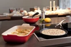 Le Creuset Pannenkoekenpan Les Forgées TNS - ø 28 Cm - Standaard Anti-aanbaklaag 11 Le Creuset Pannenkoekenpan Les Forgées TNS - ø 28 Cm - Standaard Anti-aanbaklaag -Le Creuset le creuset pannenkoekenpan sfeer