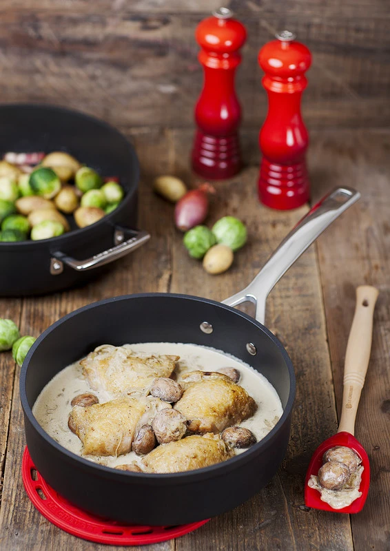 Le Creuset Hapjespan Les Forgées TNS - ø 24 Cm / 3.3 Liter - Standaard Anti-aanbaklaag 4 Le Creuset Hapjespan Les Forgées TNS - ø 24 Cm / 3.3 Liter - Standaard Anti-aanbaklaag - Afbeelding 2