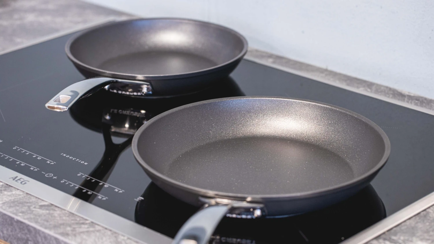 Le Creuset Koekenpannenset Les Forgées TNS - ø 24 En 28 Cm - Standaard Anti-aanbaklaag 7 Le Creuset Koekenpannenset Les Forgées TNS - ø 24 En 28 Cm - Standaard Anti-aanbaklaag - Afbeelding 6