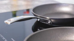 Le Creuset Koekenpannenset Les Forgées TNS - ø 24 En 28 Cm - Standaard Anti-aanbaklaag 20 Le Creuset Koekenpannenset Les Forgées TNS - ø 24 En 28 Cm - Standaard Anti-aanbaklaag -Le Creuset sfeer 2 7